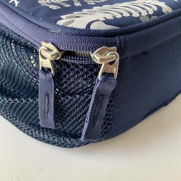 Pottery Barn Kids Navy Dinosaur Skeleton Lunch Box Tote - Picture 8 of 14